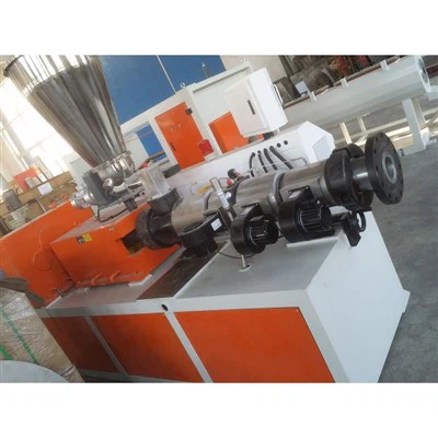 Plastist ekstruudermasinad